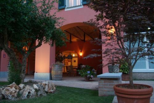 La Locanda Del Melograno Moncalvo Bagian luar foto