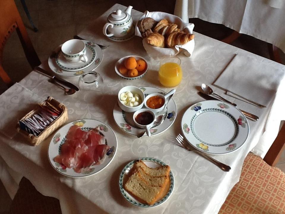 La Locanda Del Melograno Moncalvo Bagian luar foto